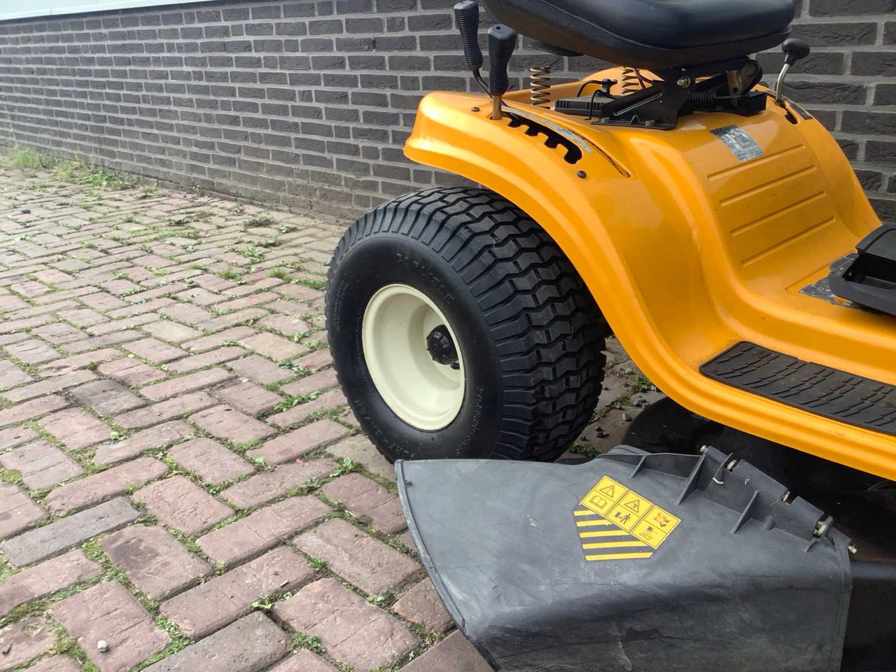 Garden mower Cub Cadet cc714tf