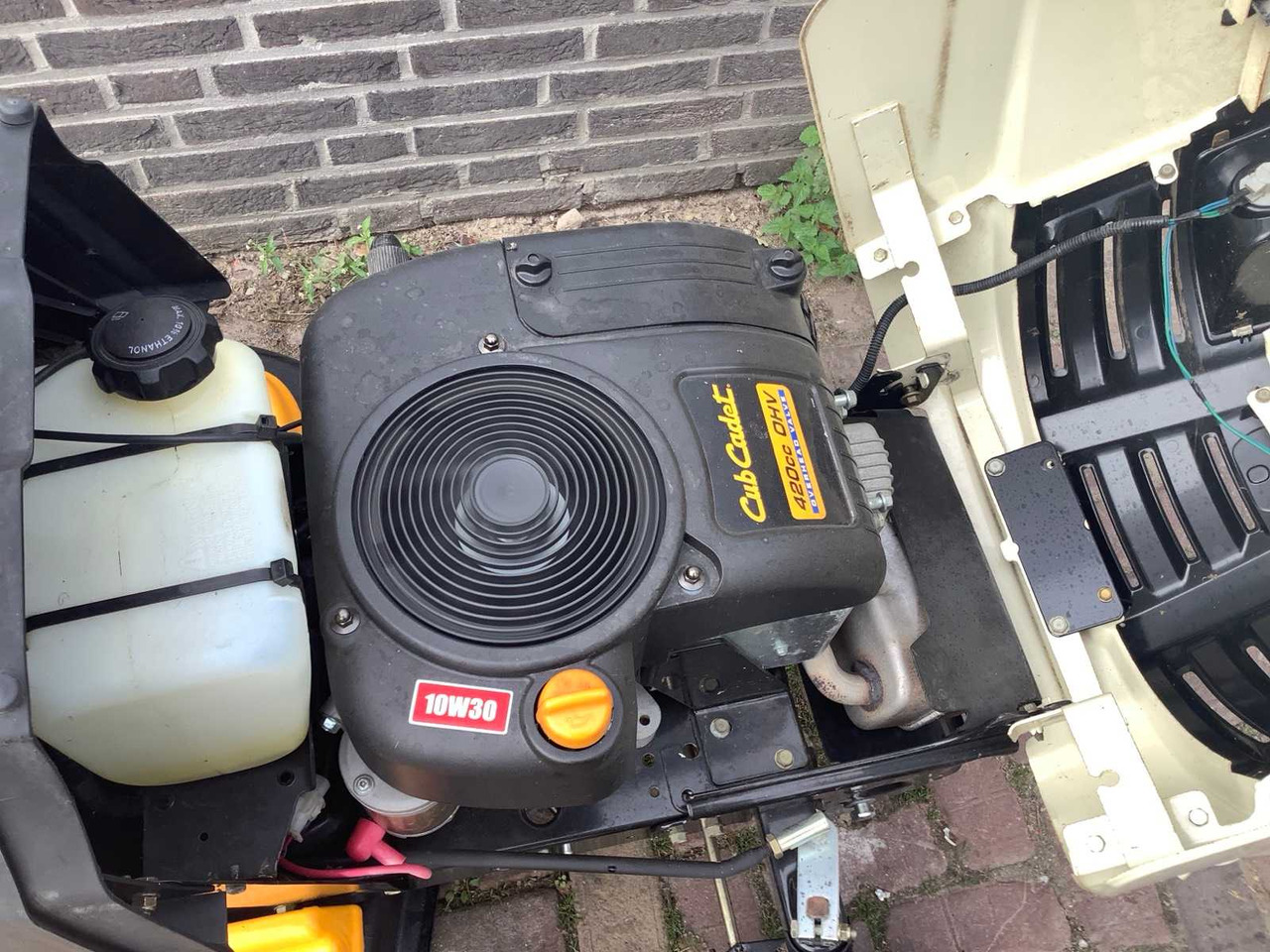 Garden mower Cub Cadet cc714tf