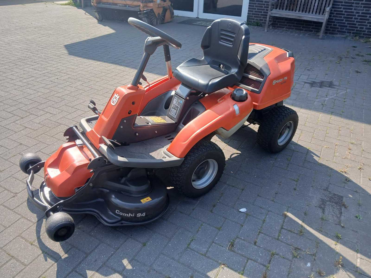 Garden mower Husqvarna R213c