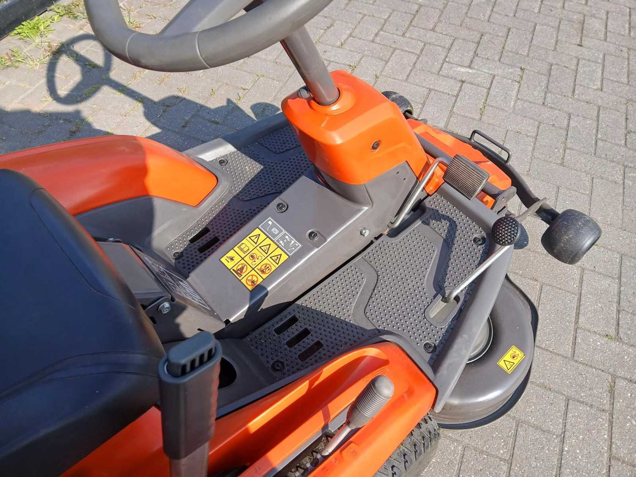 Garden mower Husqvarna R213c