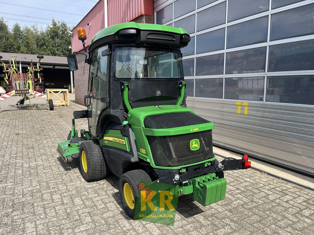 Garden mower John Deere 1585