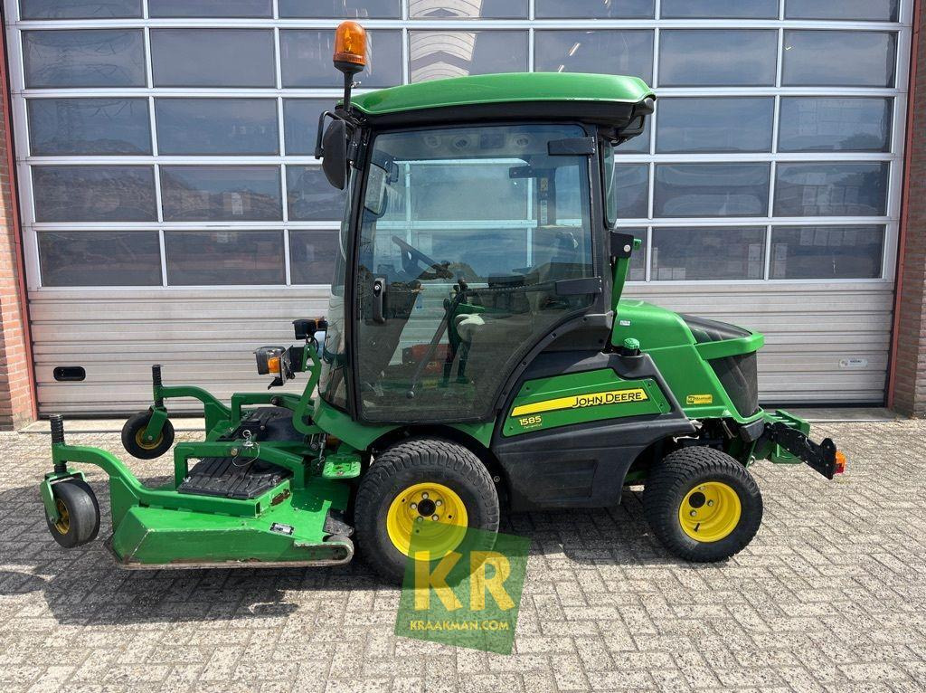 Garden mower John Deere 1585
