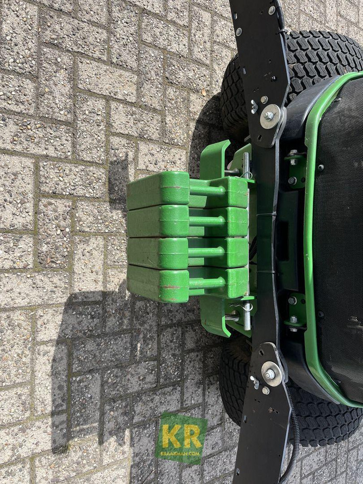 Garden mower John Deere 1585