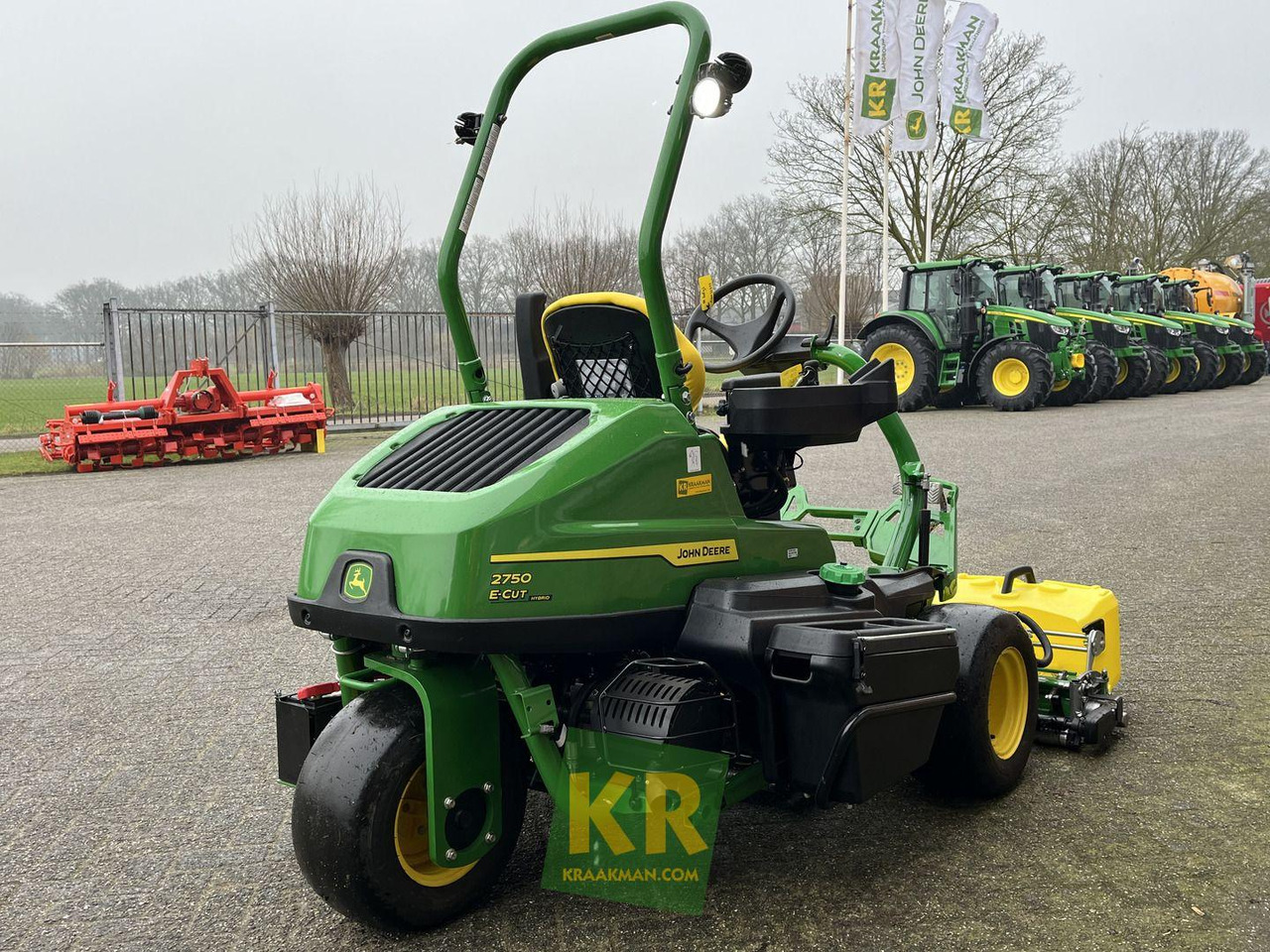 Garden mower John Deere 2750 E-CUT HYBRID
