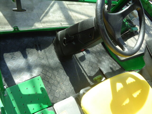 Garden mower John Deere 3235C