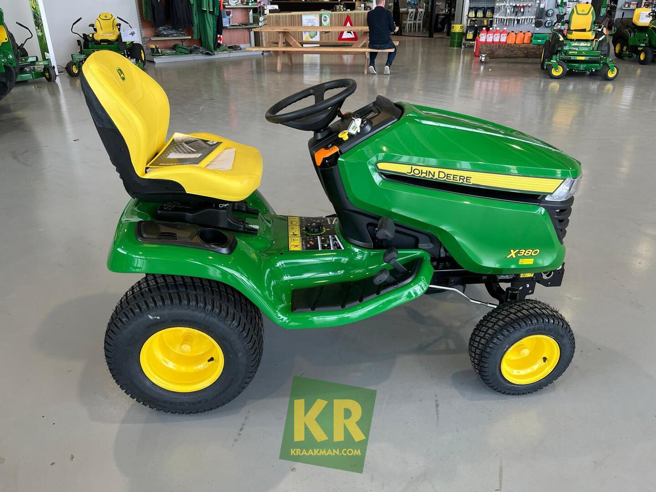 Garden mower John Deere X380