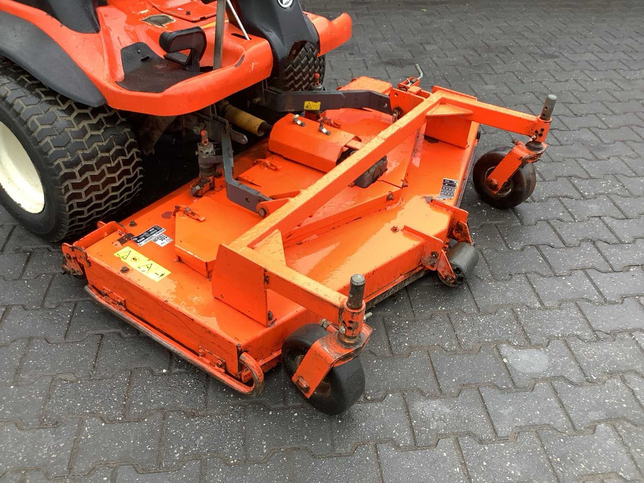Garden mower Kubota F3090