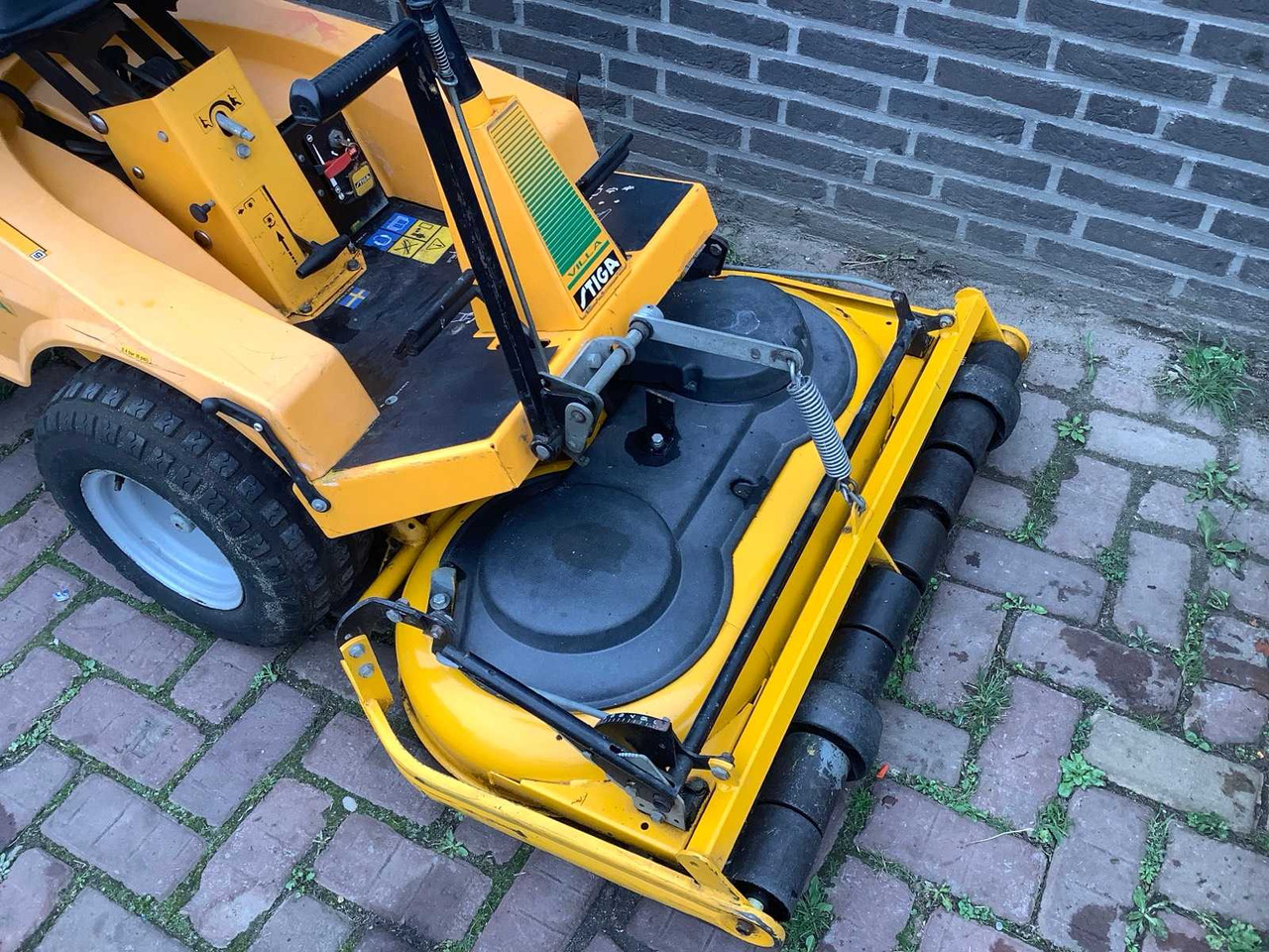 Garden mower Stiga Villa
