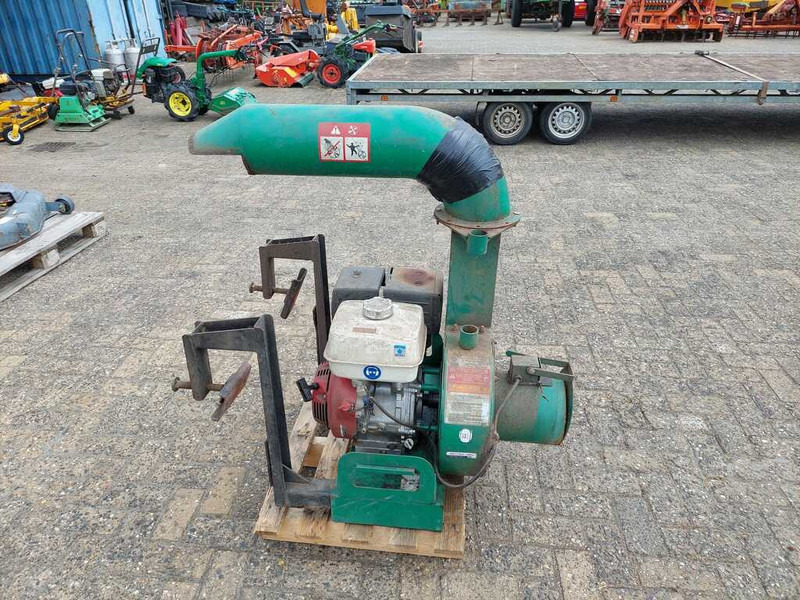 Garden tiller Billy Goat truckloader