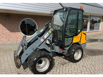 GiANT V 452 T HD  - Compact loader