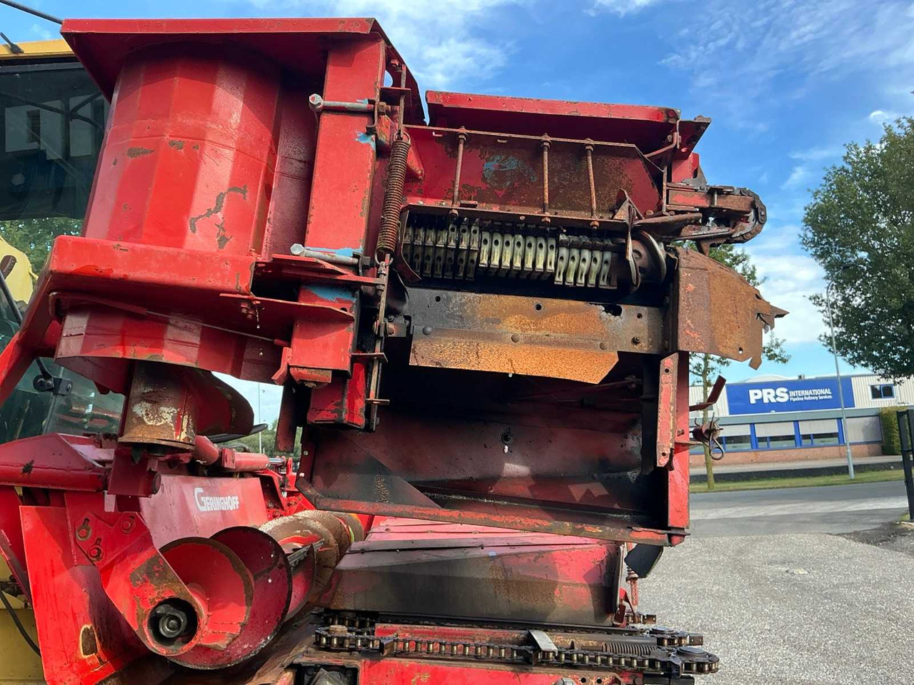 Harvester New Holland TF44