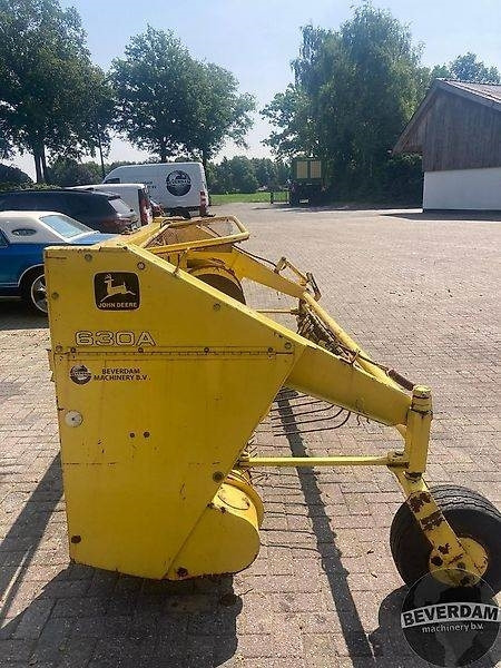 Harvester attachment John Deere 630 A