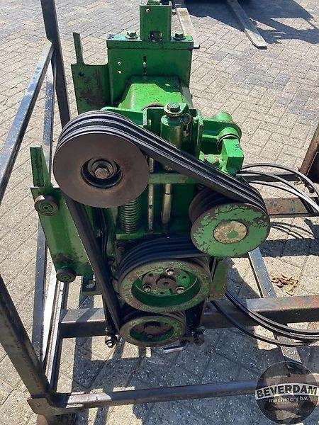 Harvester attachment John Deere Korrelkneuzers