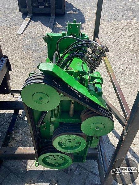 Harvester attachment John Deere Korrelkneuzers
