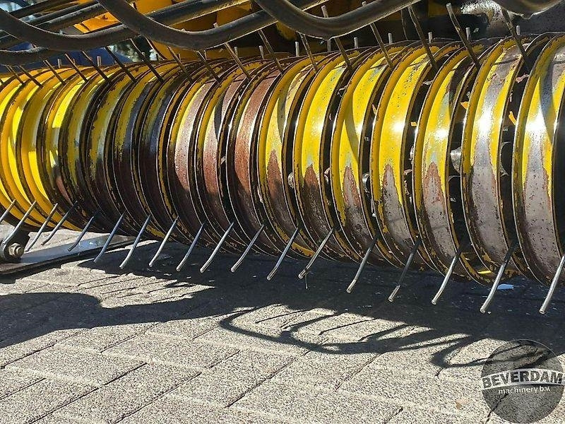 Harvester attachment New Holland 273 pick up