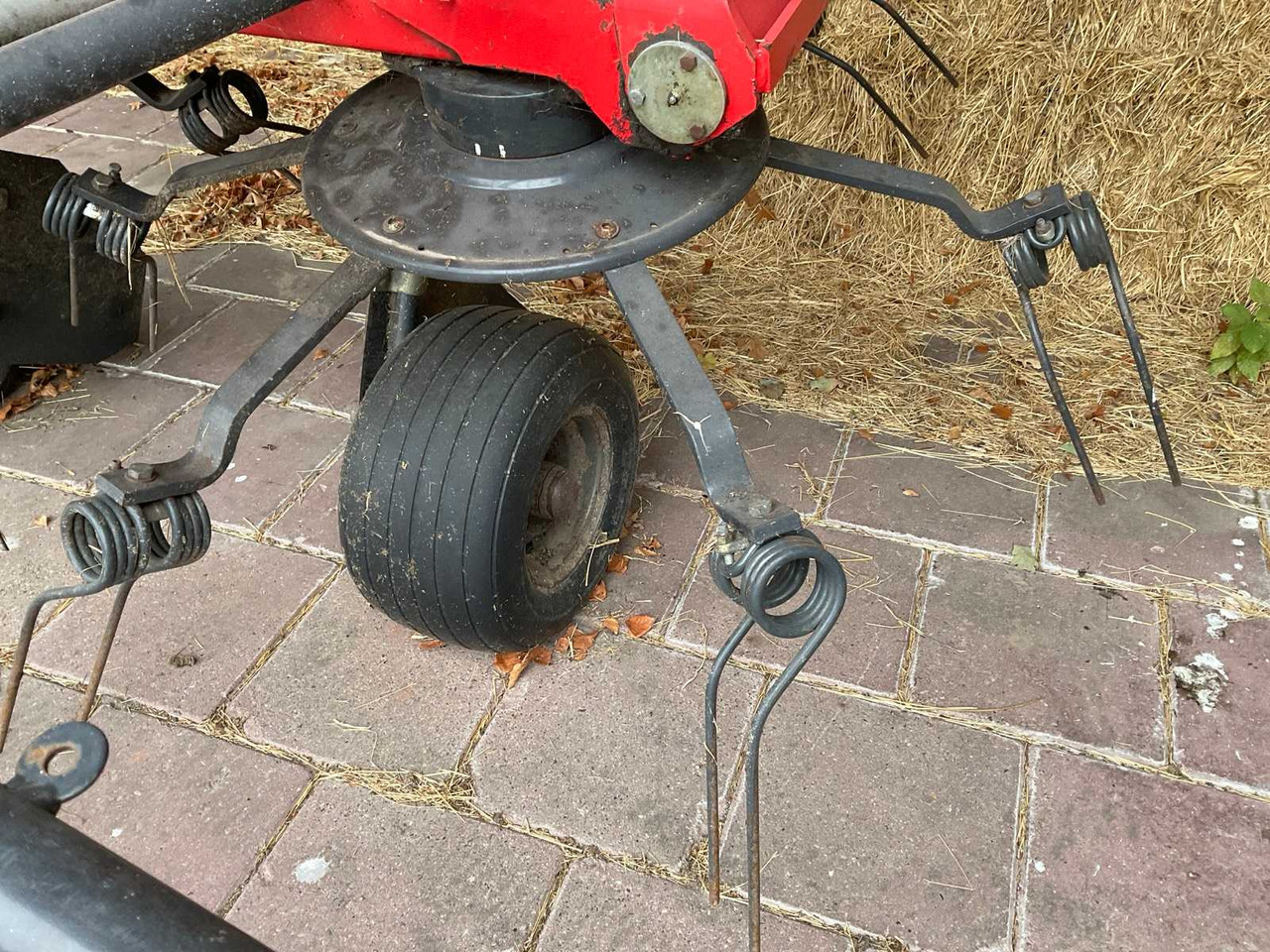 Hay and forage equipment Kverneland Fanex 903