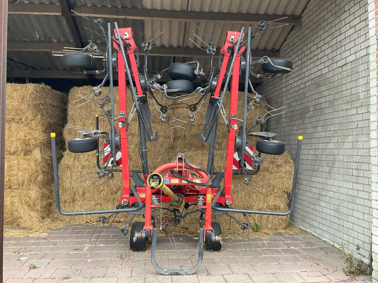 Hay and forage equipment Kverneland Fanex 903