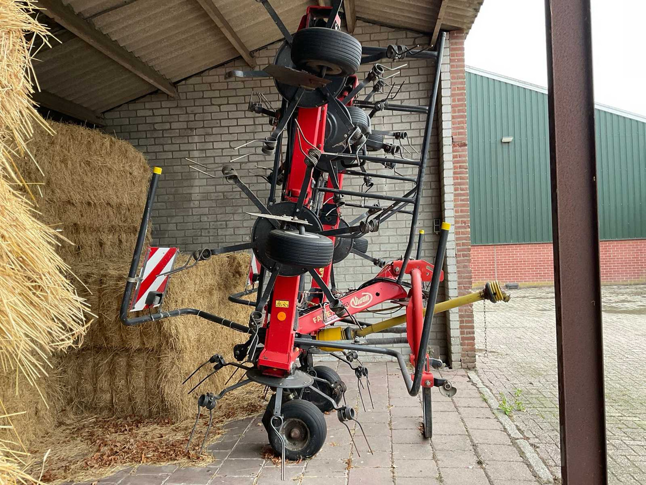 Hay and forage equipment Kverneland Fanex 903