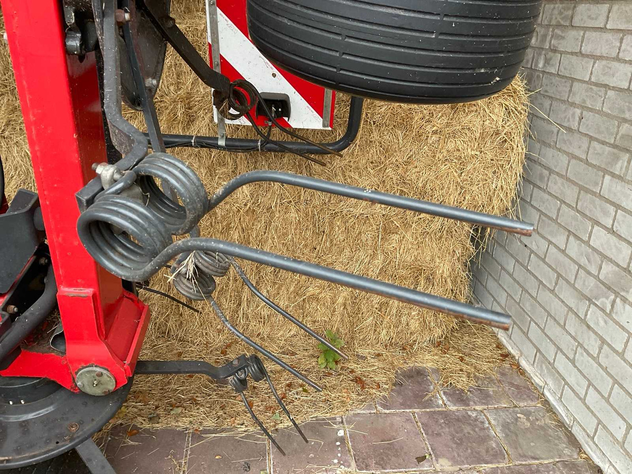 Hay and forage equipment Kverneland Fanex 903