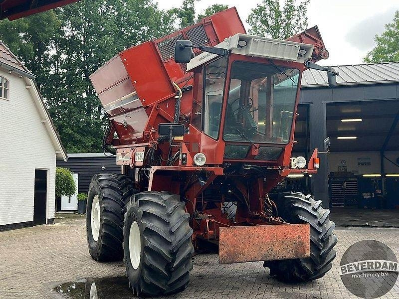 Agricultural machinery Hesston 7730