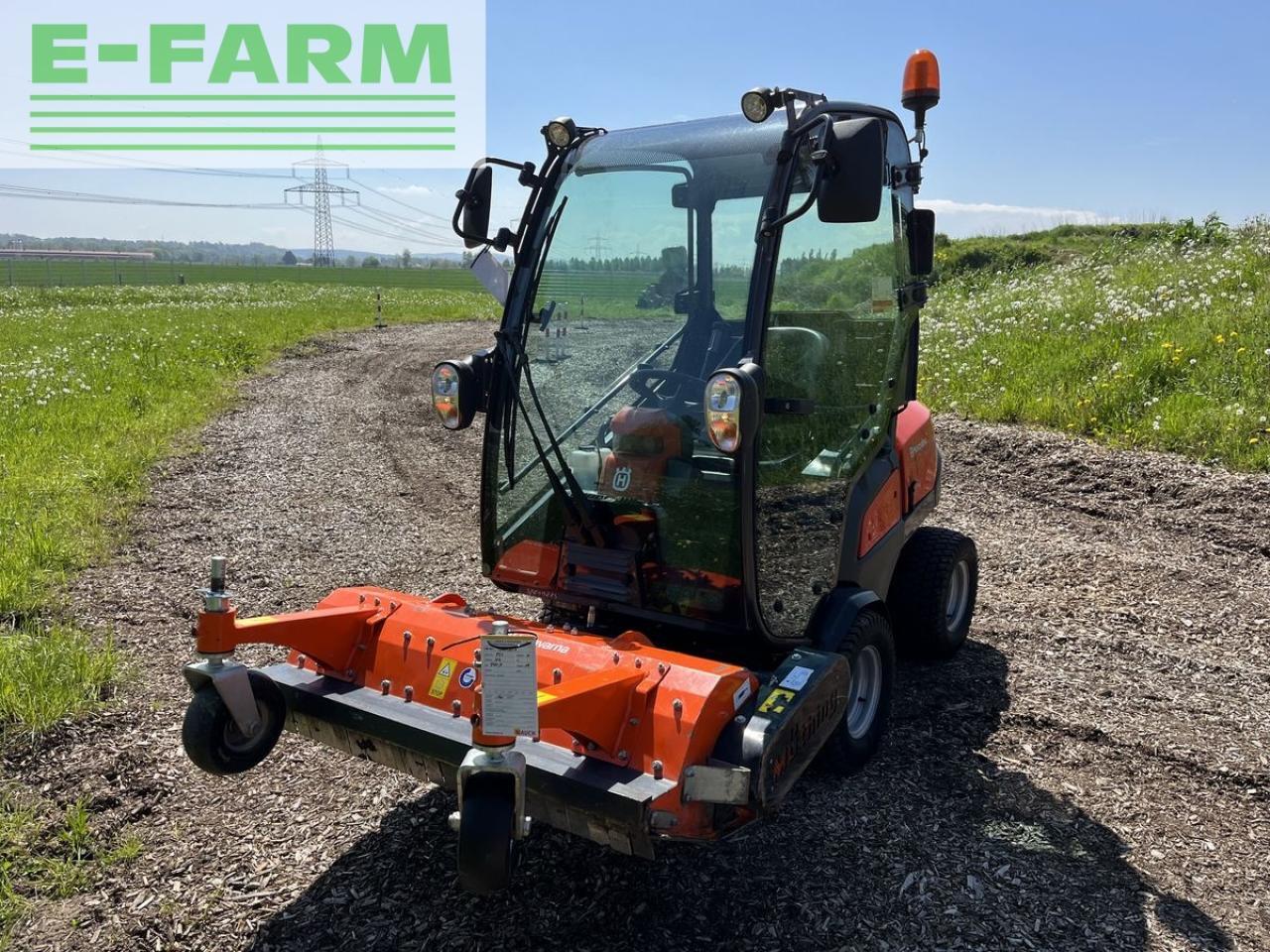 Farm tractor Husqvarna p525 d mit kabine und schleglmäher: picture 5