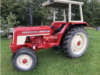 Farm tractor IH 454: picture 1