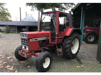 Farm tractor International 743xl: picture 1