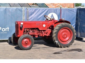 Straddle tractor International B250: picture 1