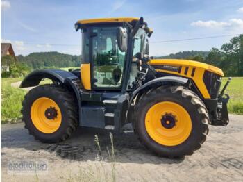 Farm tractor JCB 4220: picture 1