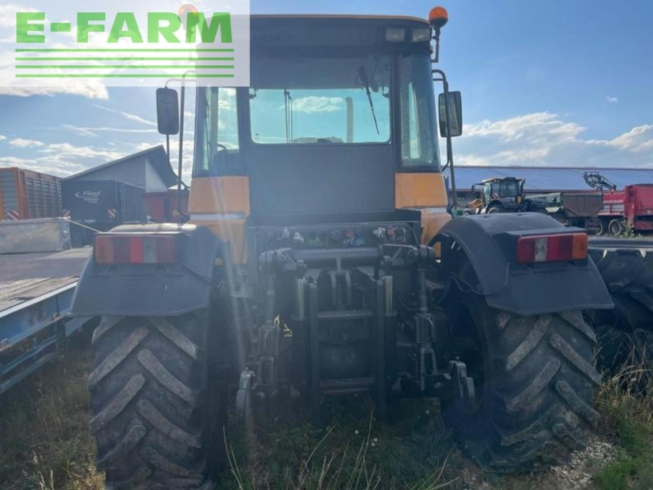 Farm tractor JCB fastrac 150: picture 7
