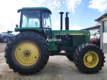 Farm tractor JOHN DEERE 4055: picture 1