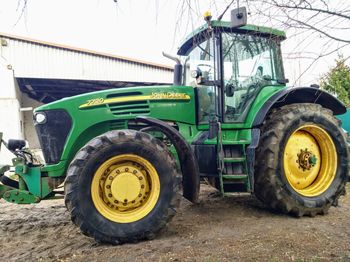 Farm tractor JOHN DEERE 7720: picture 1