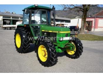 Farm tractor John Deere 2040s: picture 1
