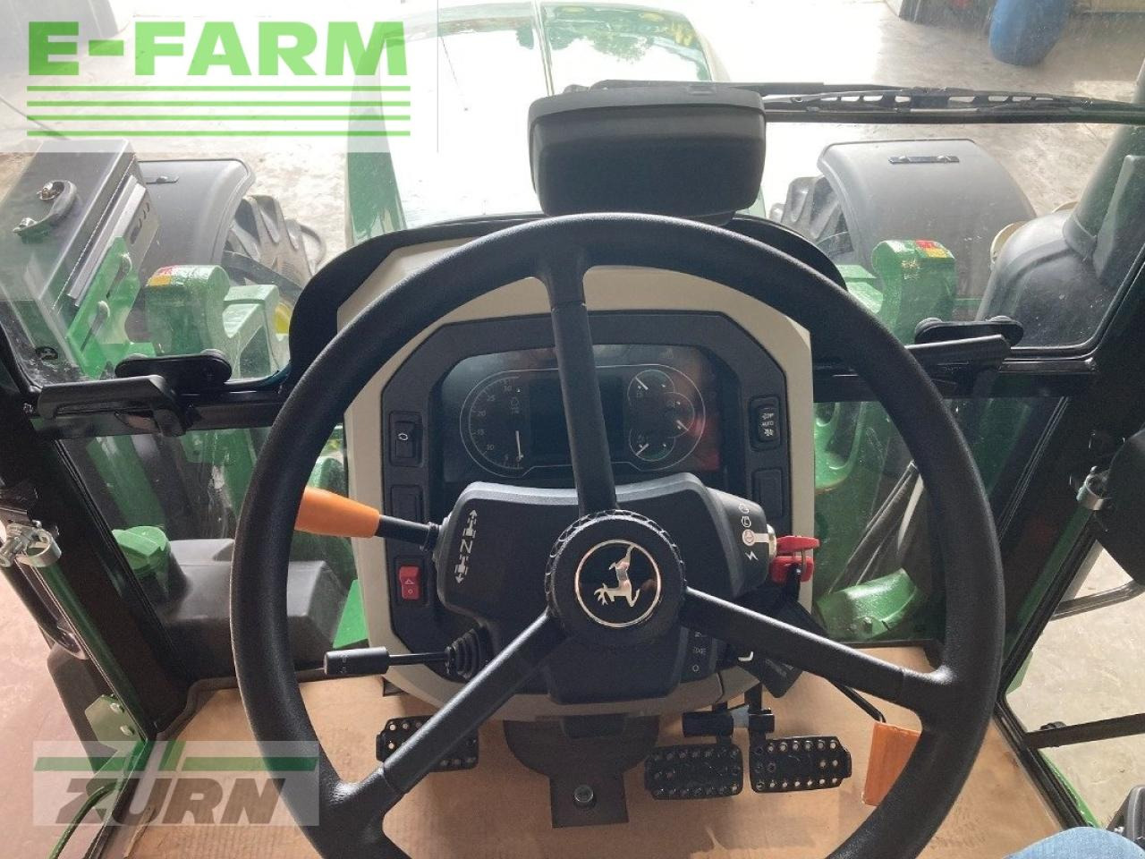 Farm tractor John Deere 5100m: picture 7