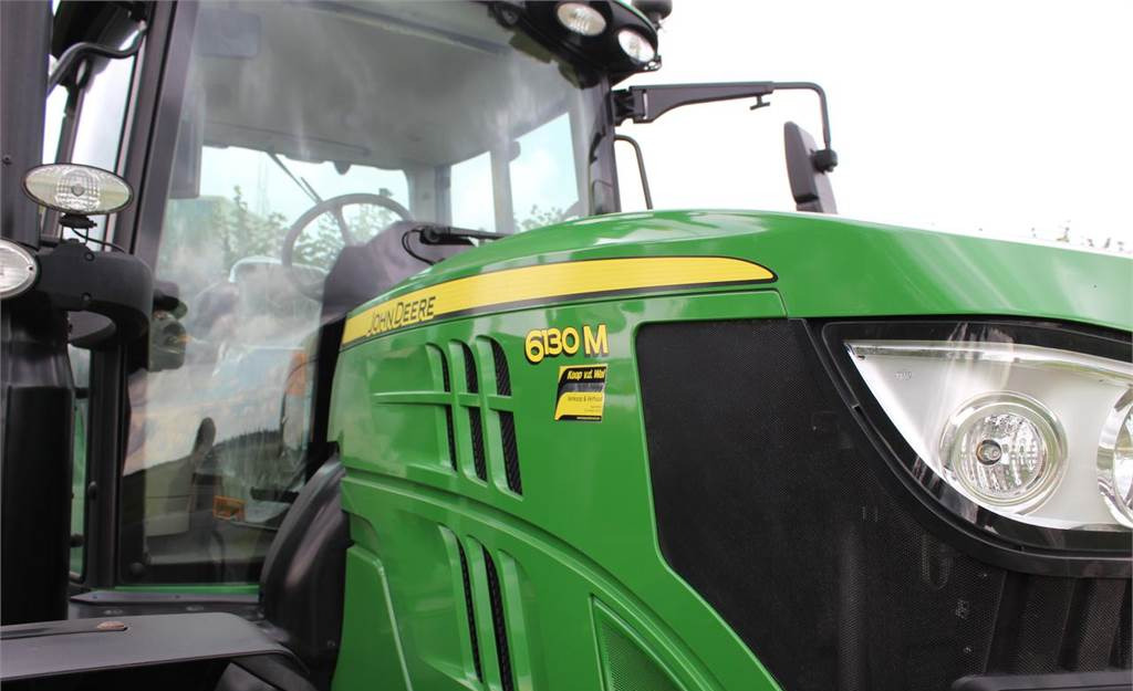 Farm tractor John Deere 6130M: picture 4