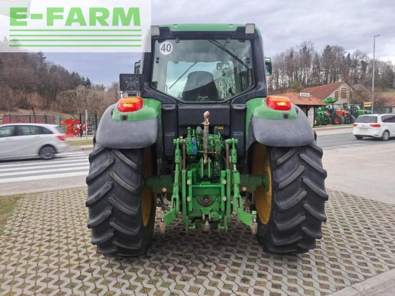 Farm tractor John Deere 6330: picture 6