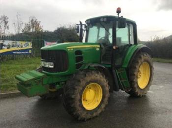 Farm tractor John Deere 6534: picture 1