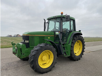 Farm tractor John Deere 6600: picture 1