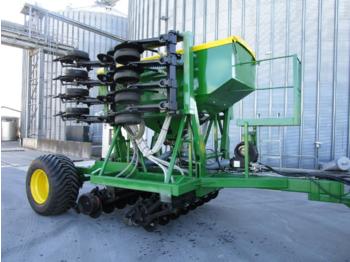Precision sowing machine John Deere 750A: picture 1