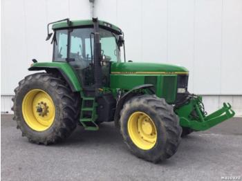 Farm tractor John Deere 7600: picture 1