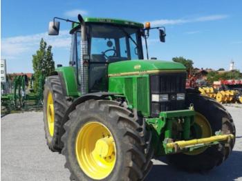 Farm tractor John Deere 7700: picture 1
