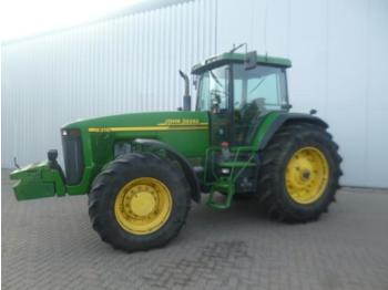 Farm tractor John Deere 8310: picture 1