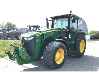 Farm tractor John Deere 8310 R: picture 1