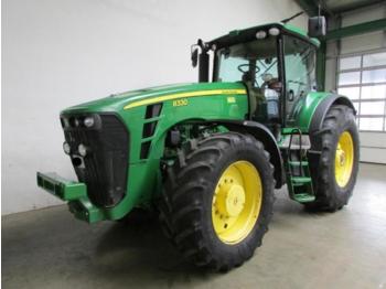 Farm tractor John Deere 8330 Premium: picture 1