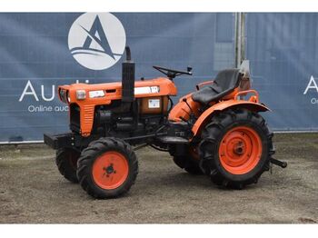 Compact tractor Kubota B7100D: picture 1