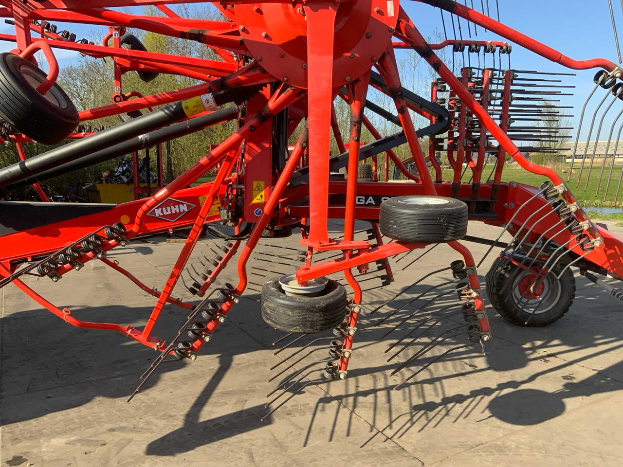 Agricultural machinery Kuhn GA9531
