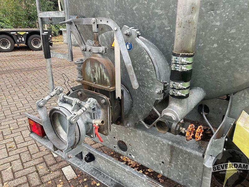 Agricultural machinery Lindner & Fischer Güllezubringer 24000