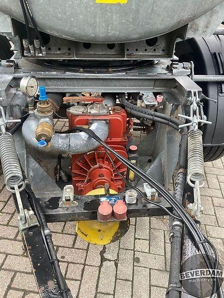 Agricultural machinery Lindner & Fischer Güllezubringer 24000