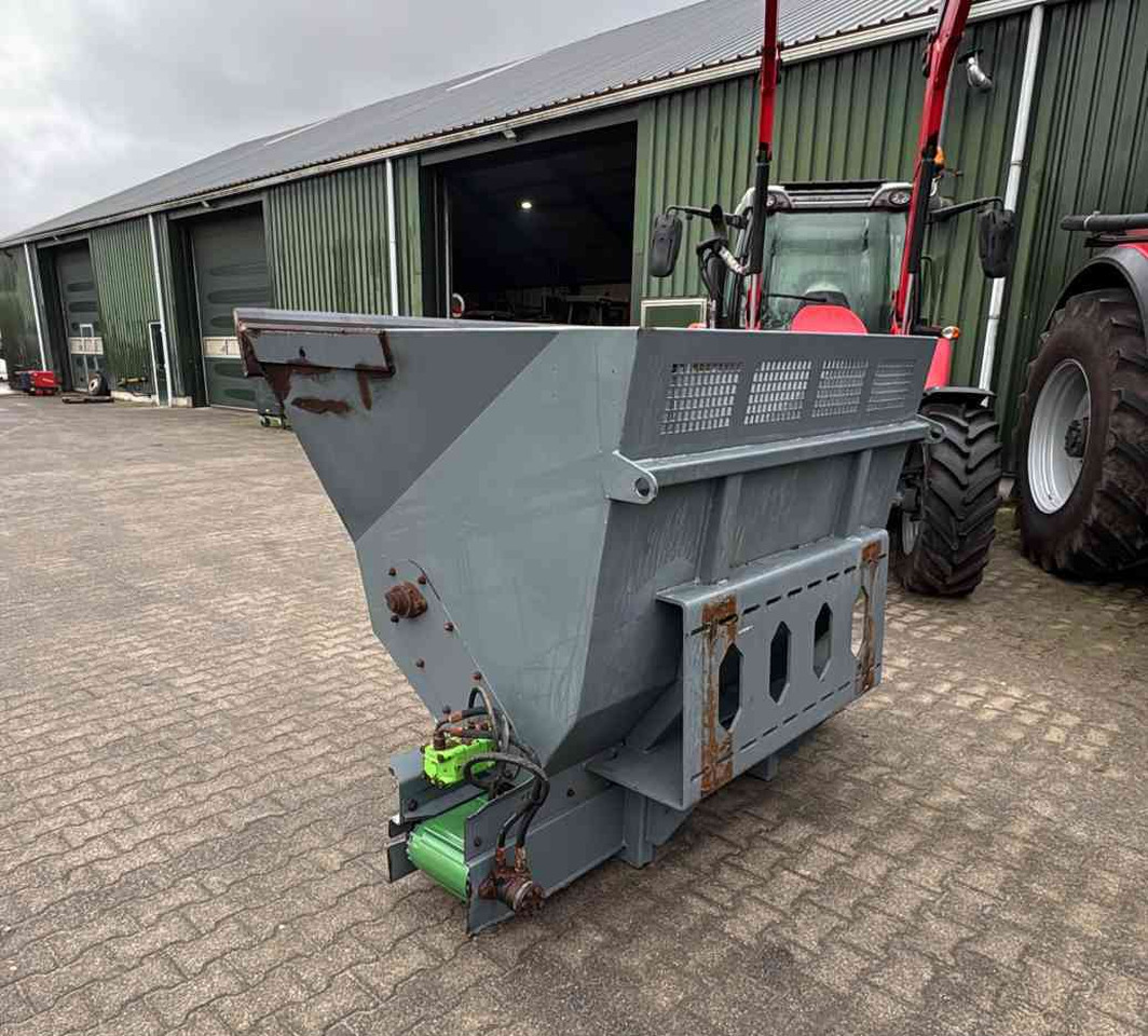 Livestock equipment Ceres BS2000 Zaagselstrooier instrooibak diversen