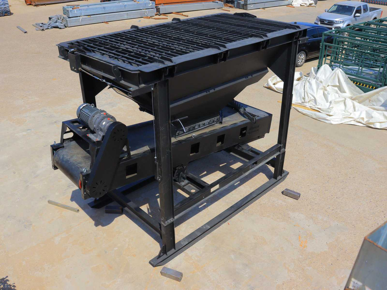 Livestock equipment VGT Doseerbak met transportband